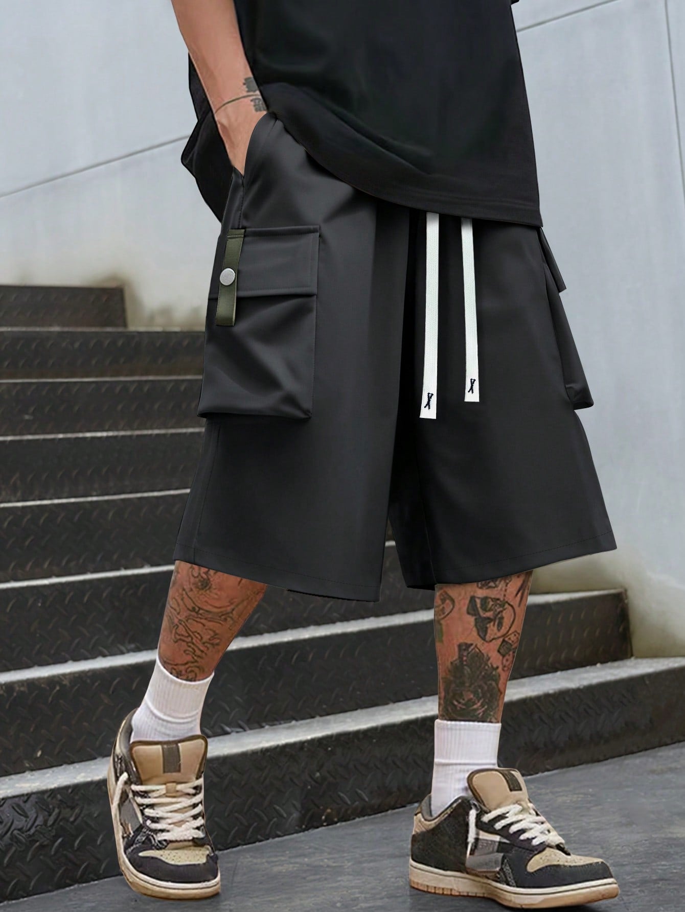 Men's Lightweight Cargo 3/4 Pants With Drawstring Waist, Large Pockets, Letter Patches, Casual Sporty Trousers For Daily Wear, Summer