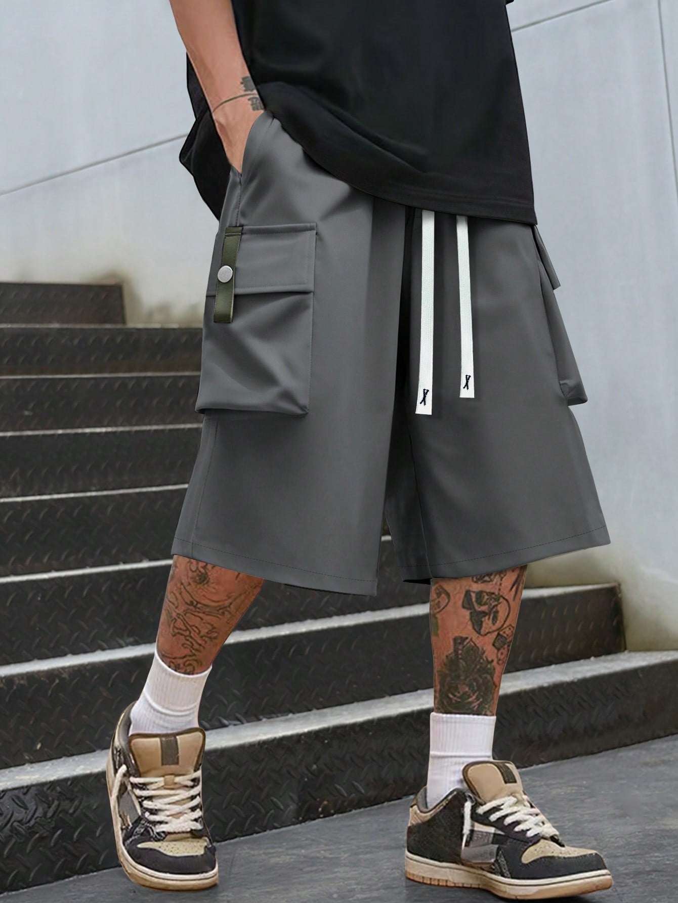 Men's Lightweight Cargo 3/4 Pants With Drawstring Waist, Large Pockets, Letter Patches, Casual Sporty Trousers For Daily Wear, Summer