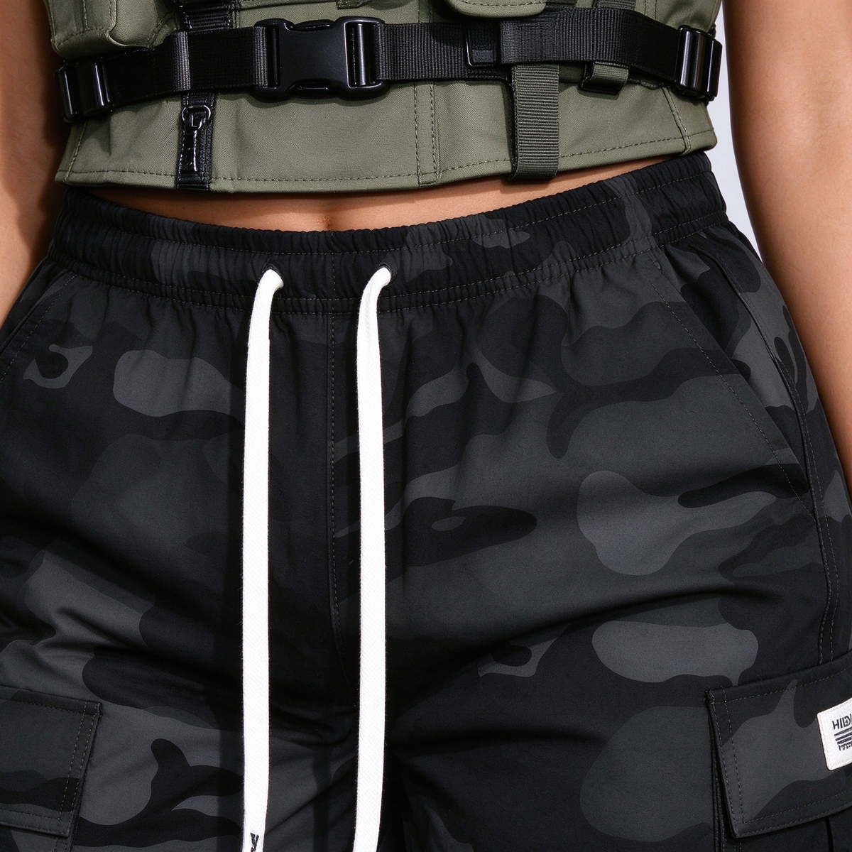 Women's Thin Outdoor Camouflage Cargo Knee-Length Shorts, Lightweight Breathable Casual Fashion Multi-Pocket Drawstring Shorts, Suitable For Sports, Outings, Exercise, Etc.